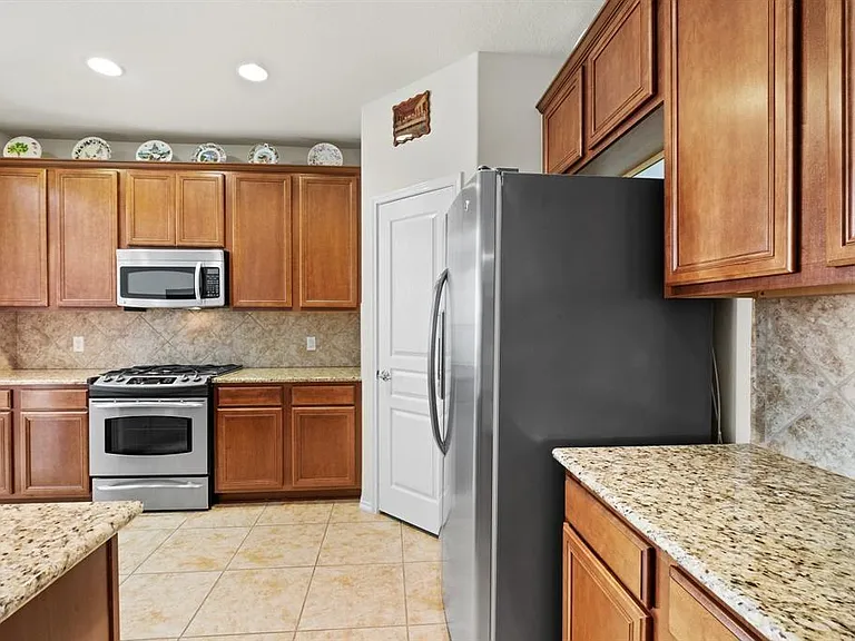 25411 Melody Canyon Ct — Photo 6