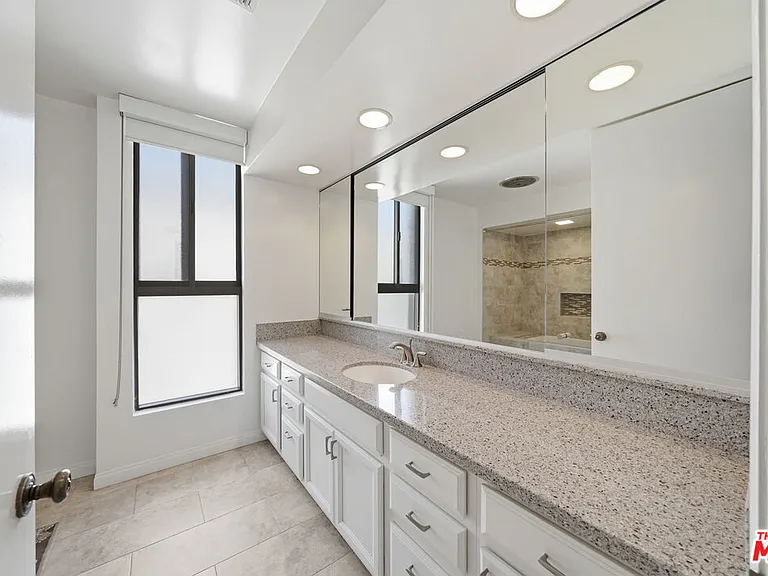 141 S Linden Dr #206 — Photo 27