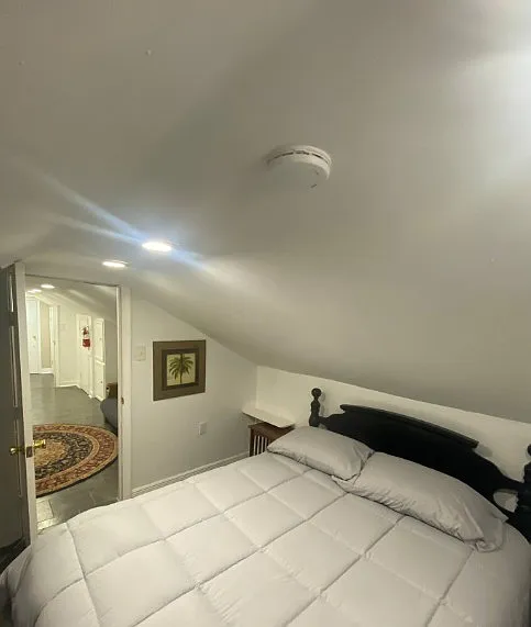 1110 Saint Anthony St #B — Photo 4