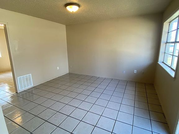 2nd image of 207 N 37th St