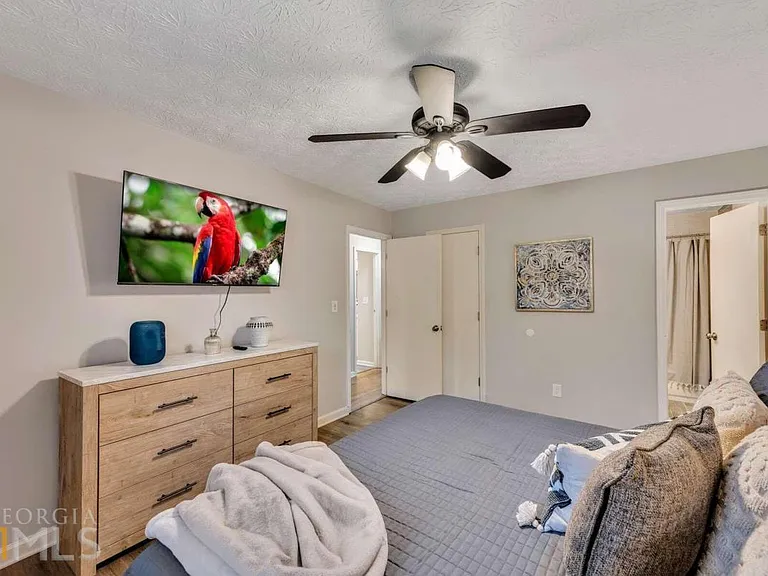 210 Booth Rd SW #B — Photo 22
