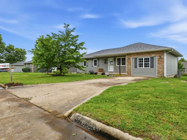 2511 S Orchard Avenue, Bolivar, MO 65613