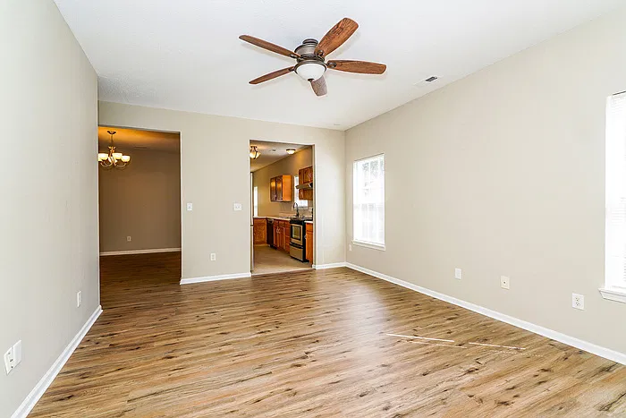 4 bed, 2.0 bath, 1434 sqft, $1,845 — Photo 3