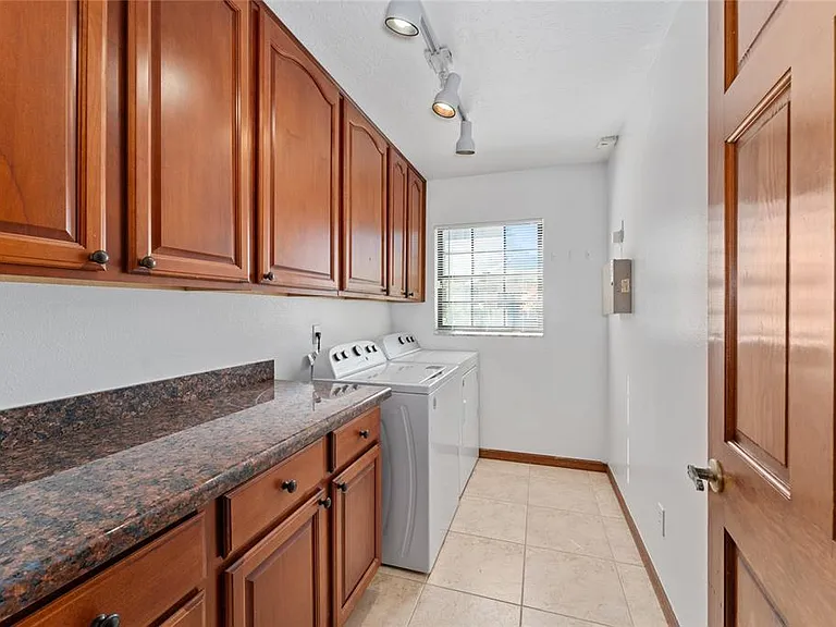 4464 Willow Wind Ct — Photo 31