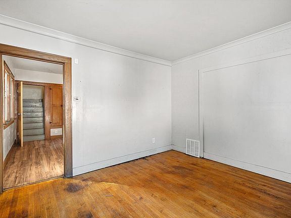 5th image of 3215 W Auer AVENUE