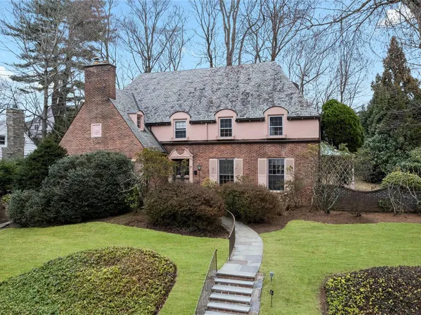 6 Fox Meadow Rd, Scarsdale, NY 10583