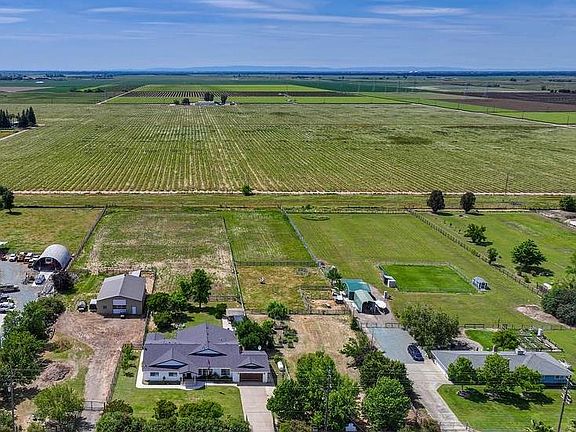 3rd image of 11320 Colony Rd