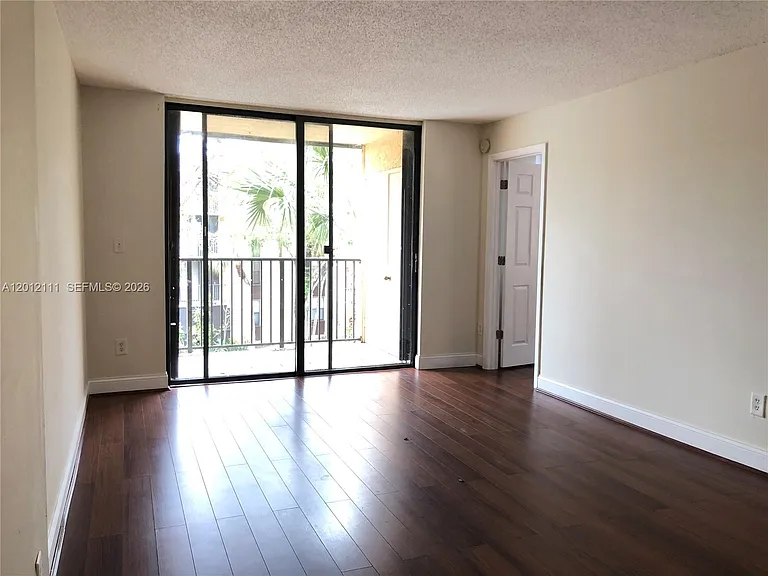 14301 N Kendall Dr #309B — Photo 3