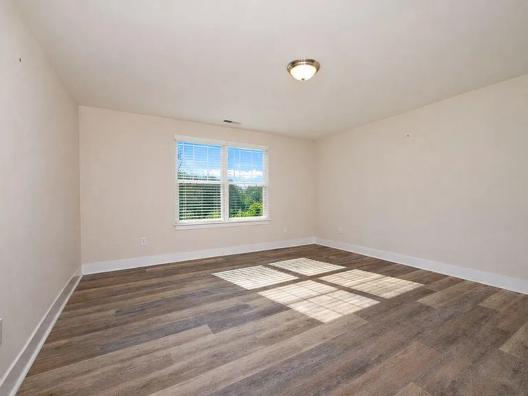 1026 Abbott St — Photo 24