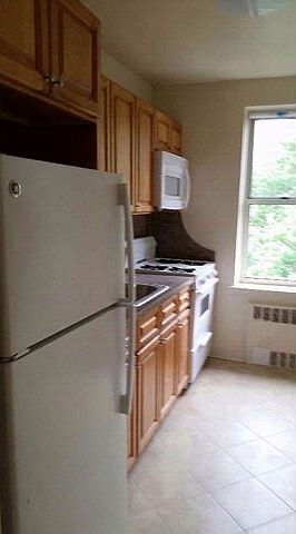 1st image of 9 Murdock Ct APT 6J