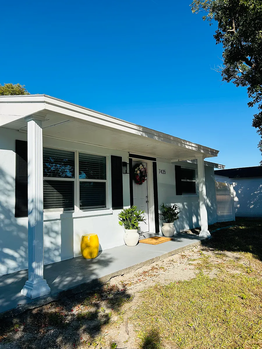 Building Photo - 7435 San Moritz Dr