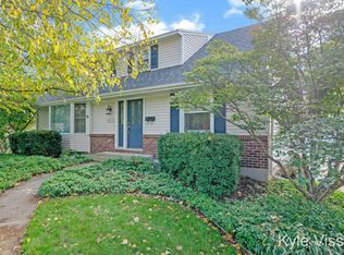 2512 Beechwood Dr SE, East Grand Rapids, MI 49506
