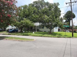 208 Narragansett Dr, Virginia Beach, VA 23462