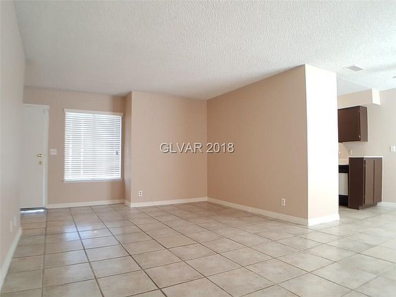 3rd image of 4617 Mahogany Dr