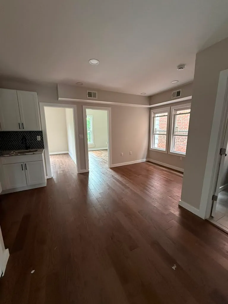 303 Mechanic St — Photo 4