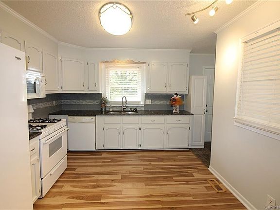 5th image of 2715 Monterey Park Dr