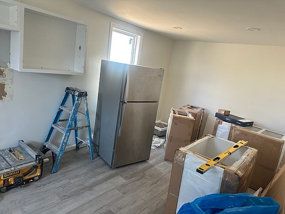 5th image of 6 McCue Ave Unit 1