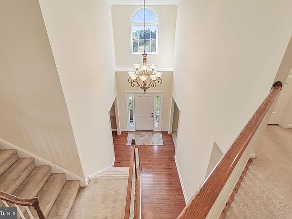 5th image of 304 Holly Ln