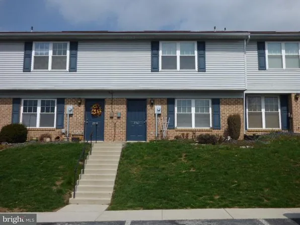 1761 Long Dr, York, PA 17406