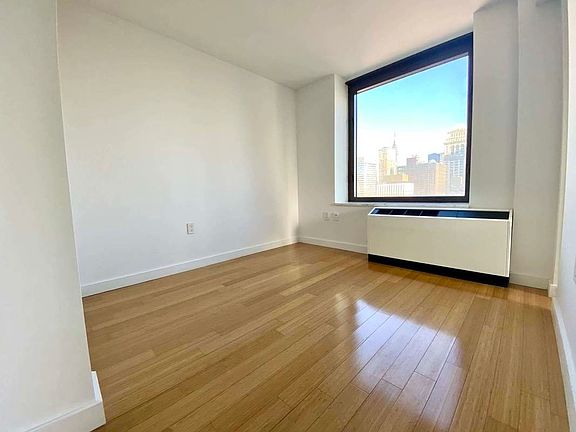 5th image of 100 W 39th St APT 38F