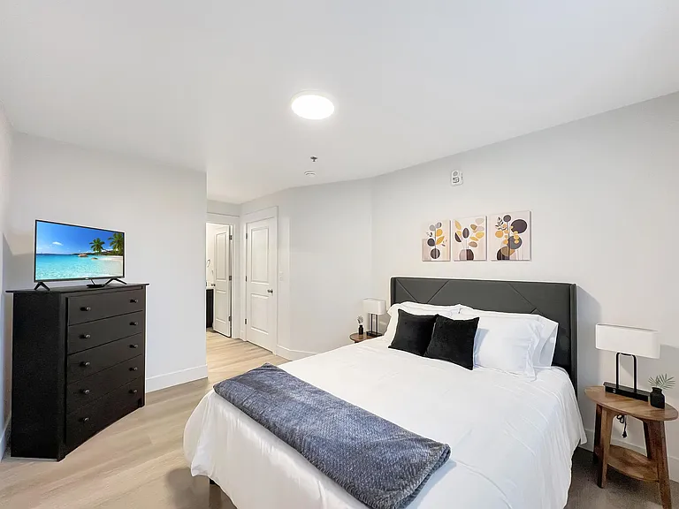 Red Mountain Apartments — Photo 15