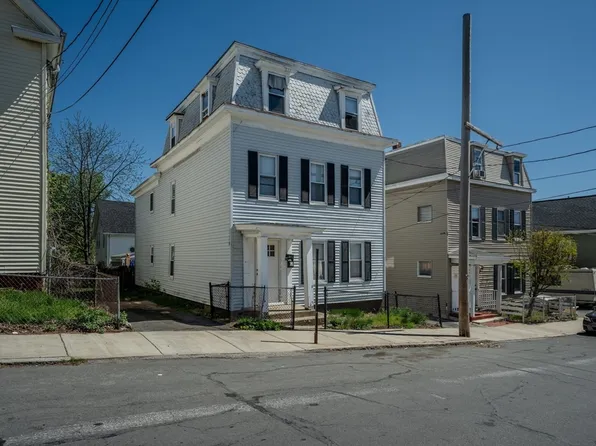 13 1/2 Grove St, Haverhill, MA 01832