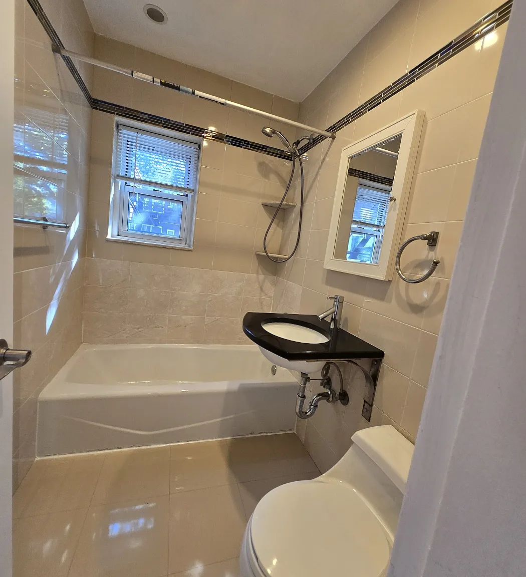 1 bed, 767 sqft, $2,200 — Photo 2