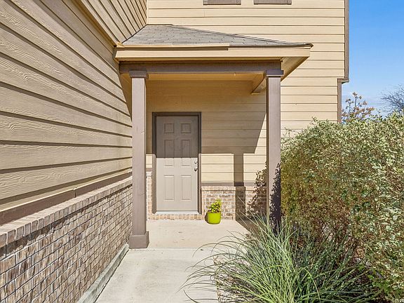 3rd image of 533 Sand Trail St