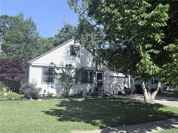 261 Highland Dr, Williamsville, NY 14221