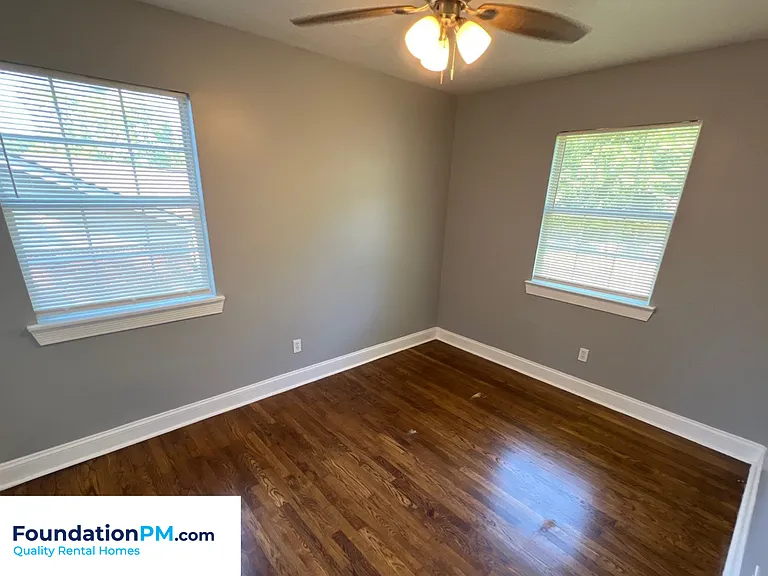 4347 Melwood St — Photo 6