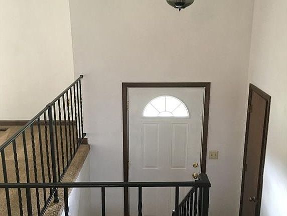 4th image of 26 Gardenview Ln