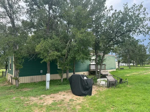 510 Glag Ln, Seguin, TX 78155