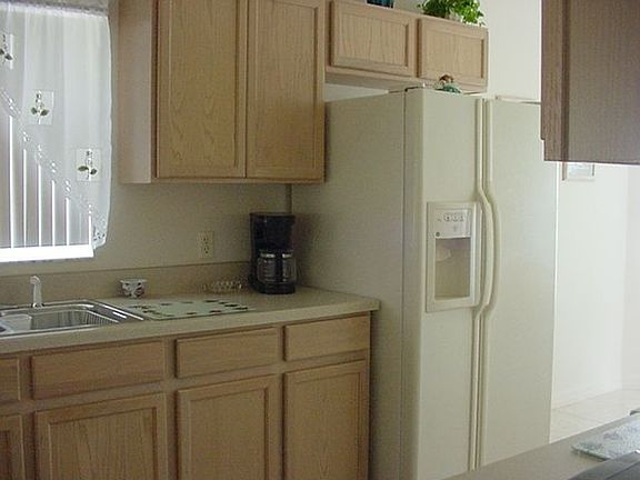 3rd image of 360 Lake Suzanne Dr