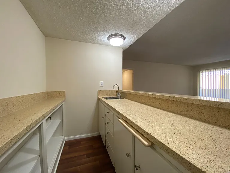 Terraces at the Oaks Apartments — Photo 34