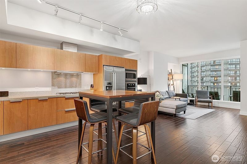 5th image of 1920 4th Avenue #509