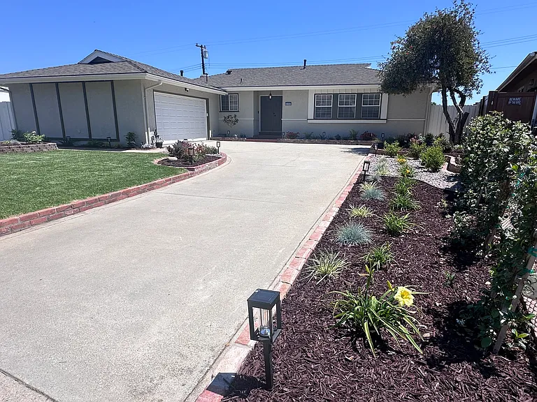230 Stevens Ave — Photo 4
