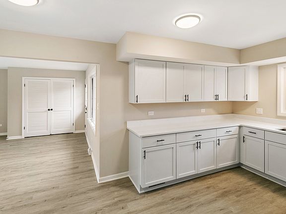 4th image of 2655 Christina Dr