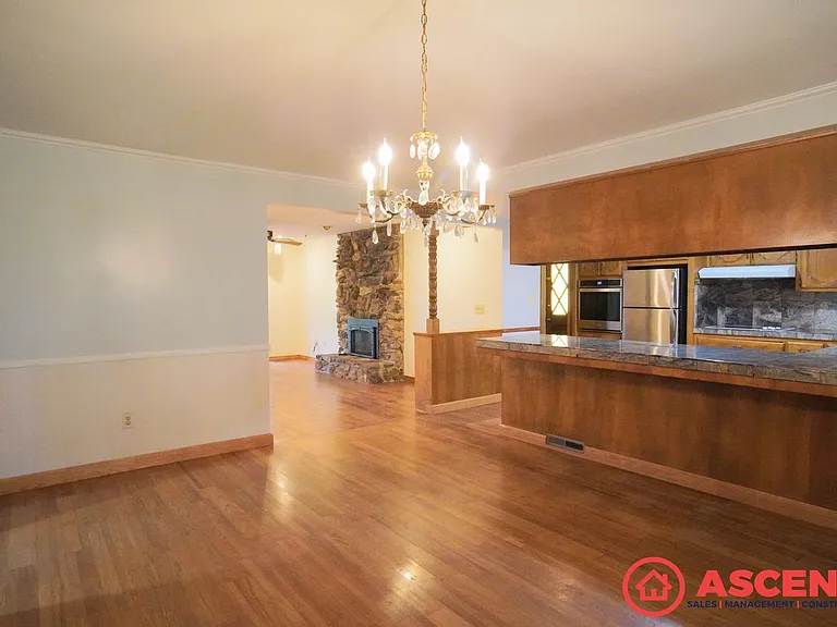 7932 Stine Rd — Photo 7