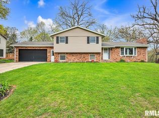 228 Coventry Ln, East Peoria, IL 61611
