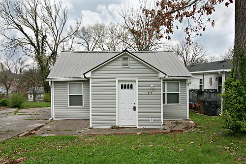 315 Avenue C Photo 1