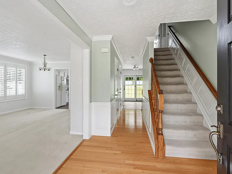 64 River View Dr — Photo 5