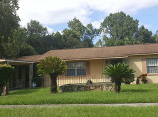 2908 N Willow Dr, Plant City, FL 33566