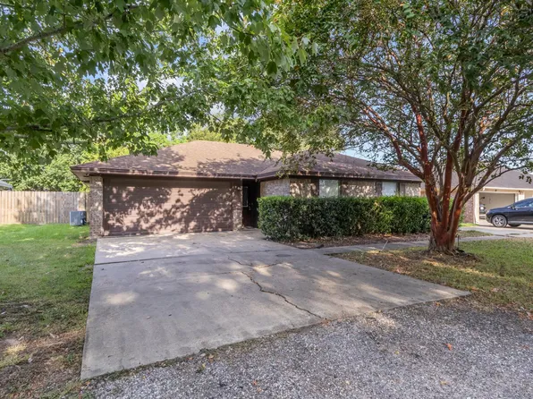 170 Circle Dr, Bridge City, TX 77611