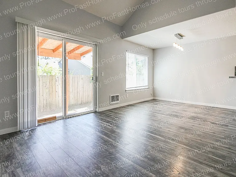 12530 SE Taggart St — Photo 9
