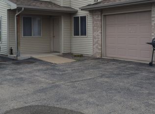 255 Fuller St APT 3, Columbus, WI 53925