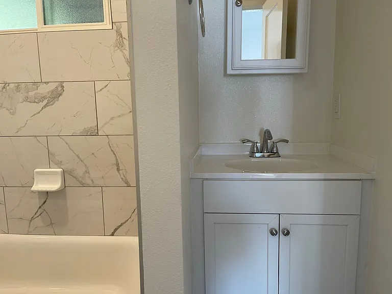 360 Oakland Ave — Photo 11