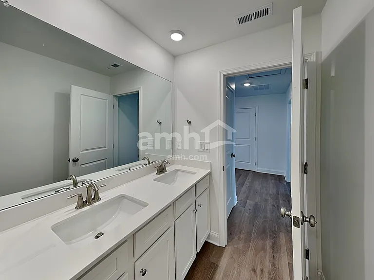 1036 Highland Walk — Photo 23