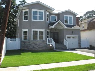 102 Northridge Ave, Merrick, NY 11566