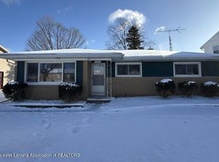 3815 Walton Dr, Lansing, MI 48910