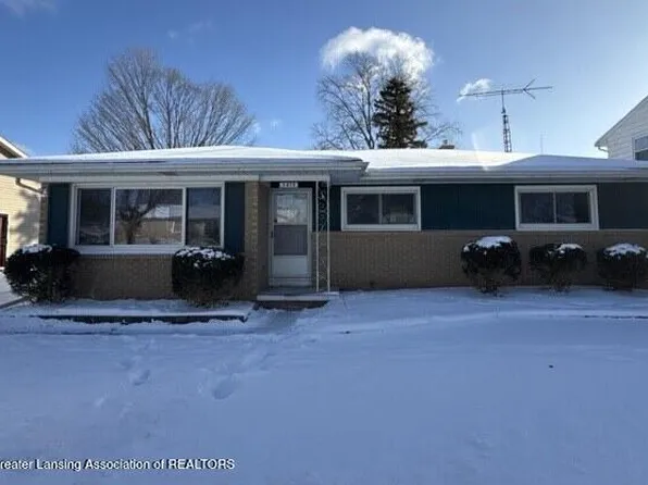 3815 Walton Dr, Lansing, MI 48910